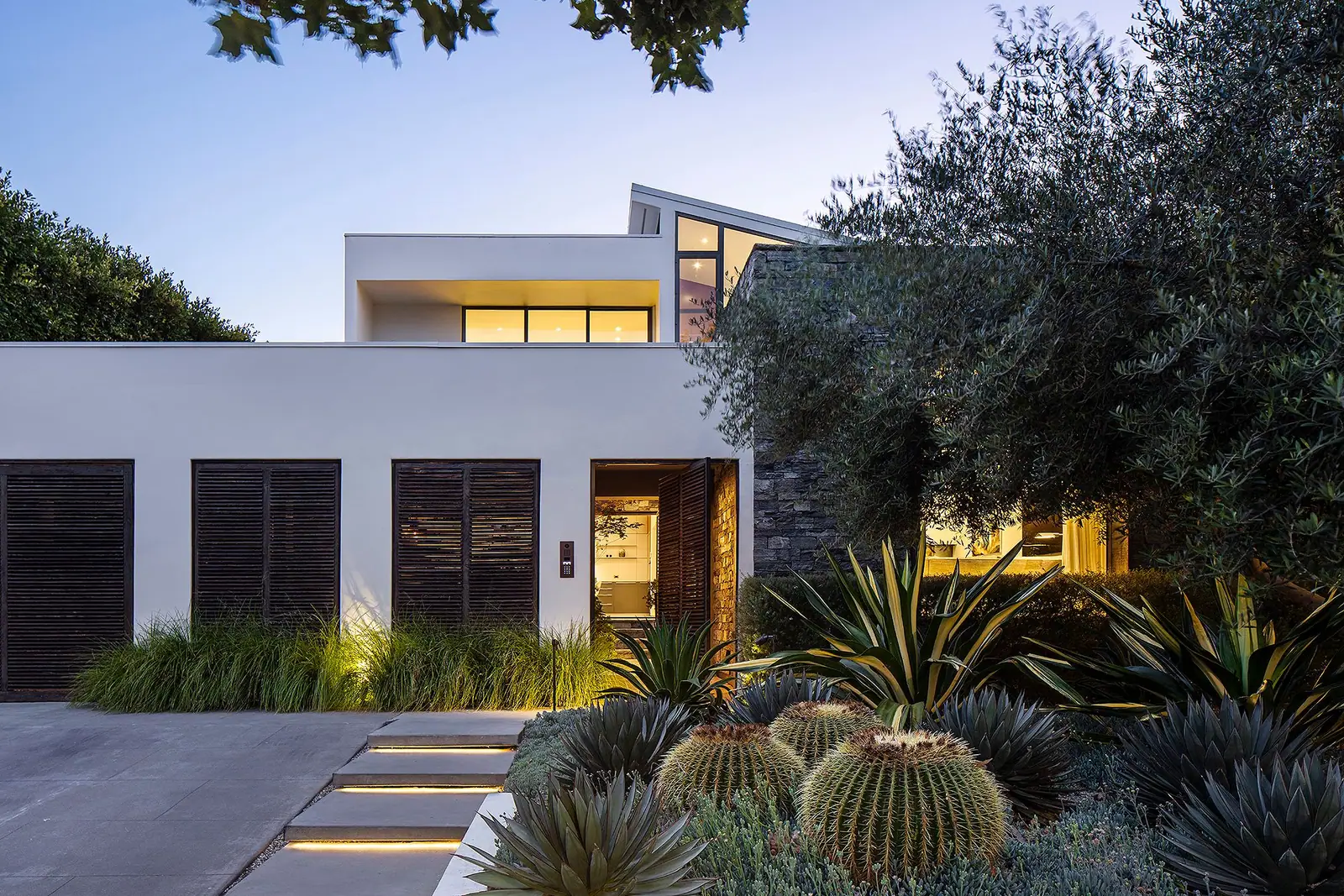 Krok Residence, New Construction by MODAA Construction in Los Angeles