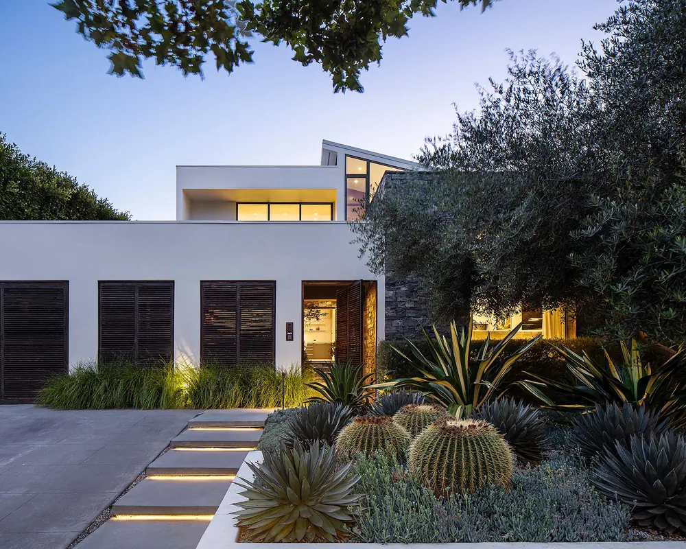 Krok Residence, Los Angeles, photograph 1 of 18