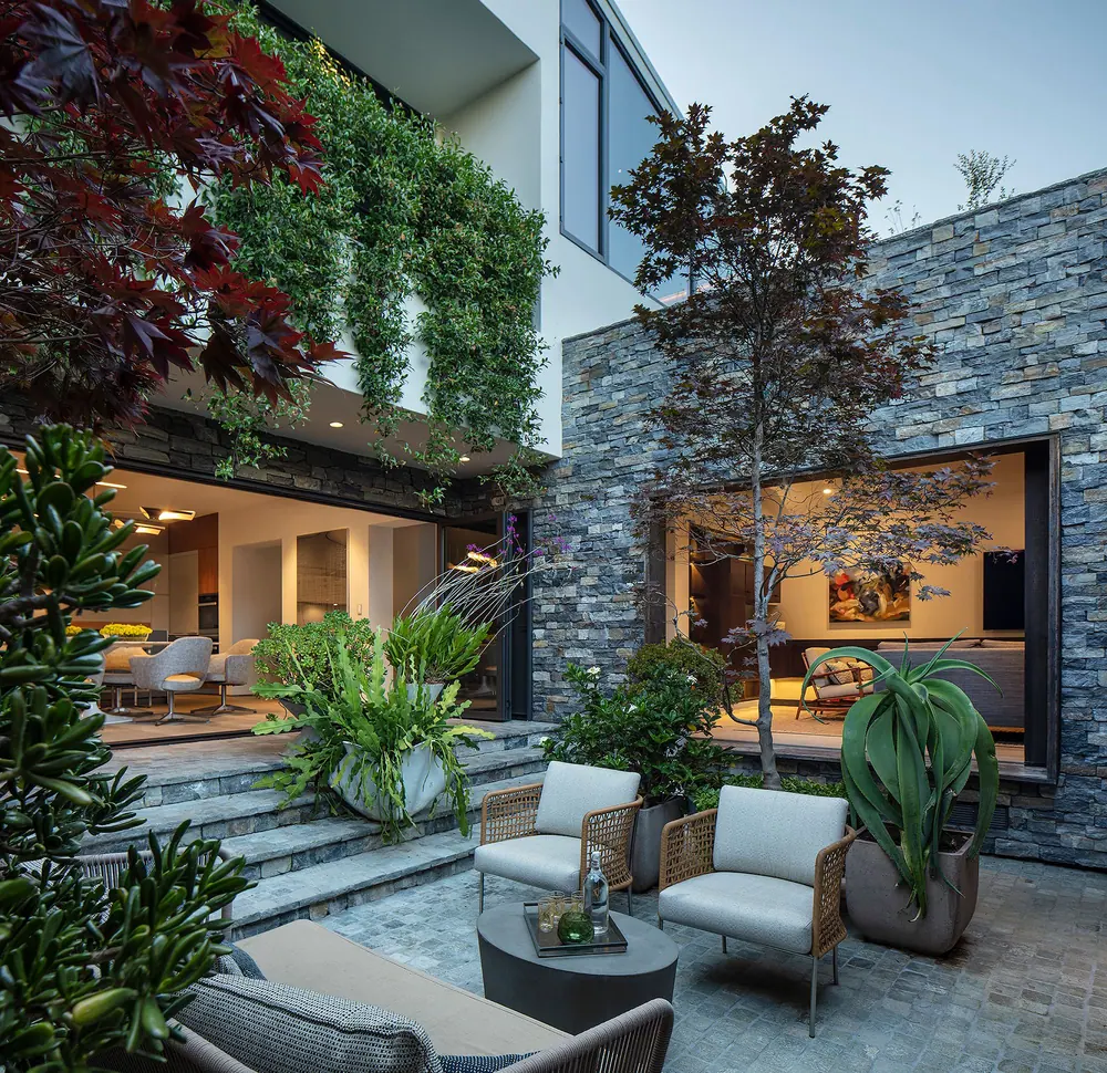 Krok Residence, Los Angeles, photograph 10 of 18